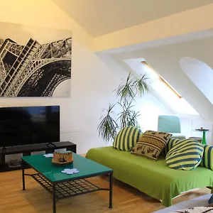 Beautiful In The City Center Apartmán