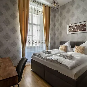 Design 3bdr In Residence, Free Parking Apartmán